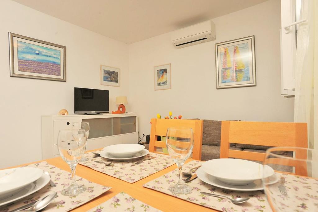 Holiday Home Lucica Sutivan Exterior photo