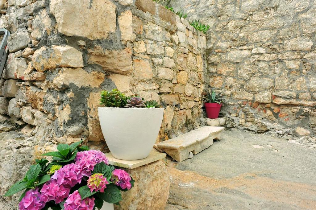 Holiday Home Lucica Sutivan Exterior photo