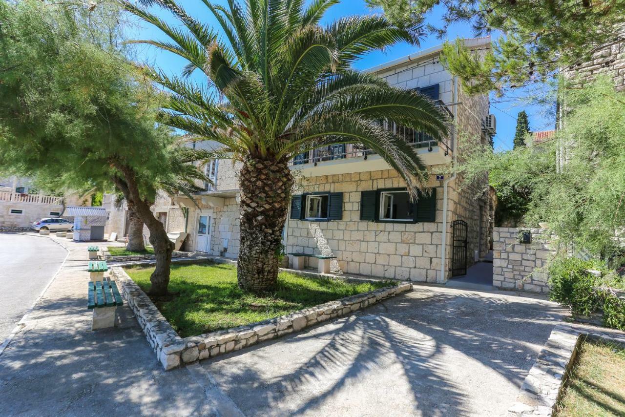 Holiday Home Lucica Sutivan Exterior photo