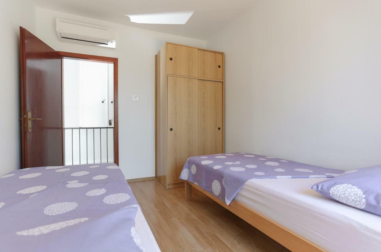 Holiday Home Lucica Sutivan Exterior photo