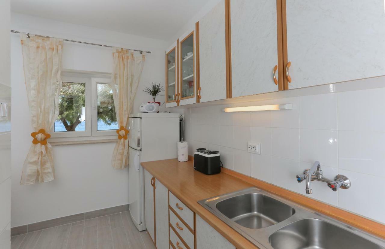 Holiday Home Lucica Sutivan Exterior photo