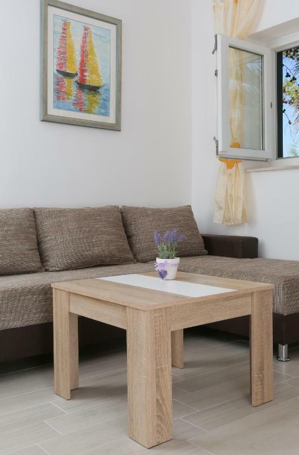 Holiday Home Lucica Sutivan Exterior photo